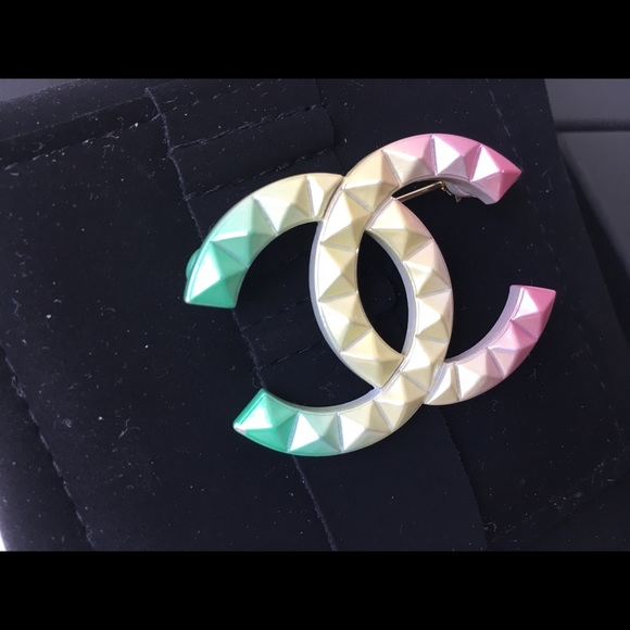 Chanel Cuba Collection Rainbow Brooch RARE - Picture 4 of 8